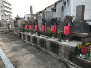 塚口本町墓地で追加彫り