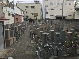 大阪市東成区中本墓地で追加彫刻でした。