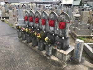 東大阪市の高倉墓地で追加彫刻でした。